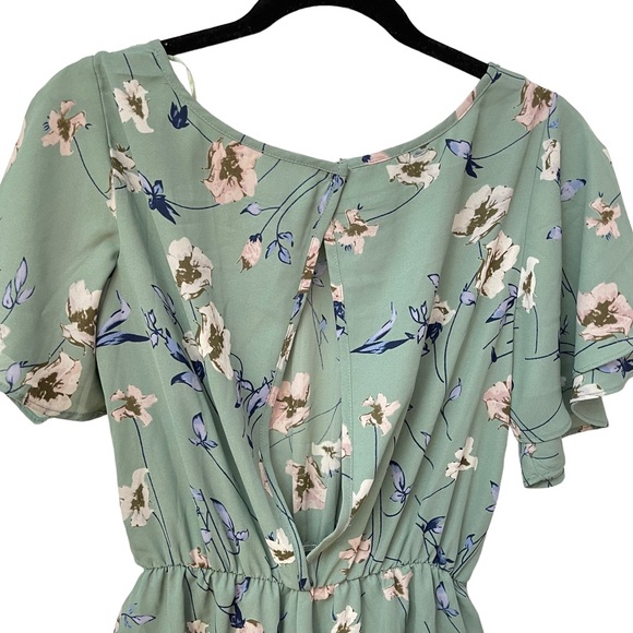 Sienna Sky Floral Spring Short Ruffled Sleeve Romper Size S - Picture 4 of 11